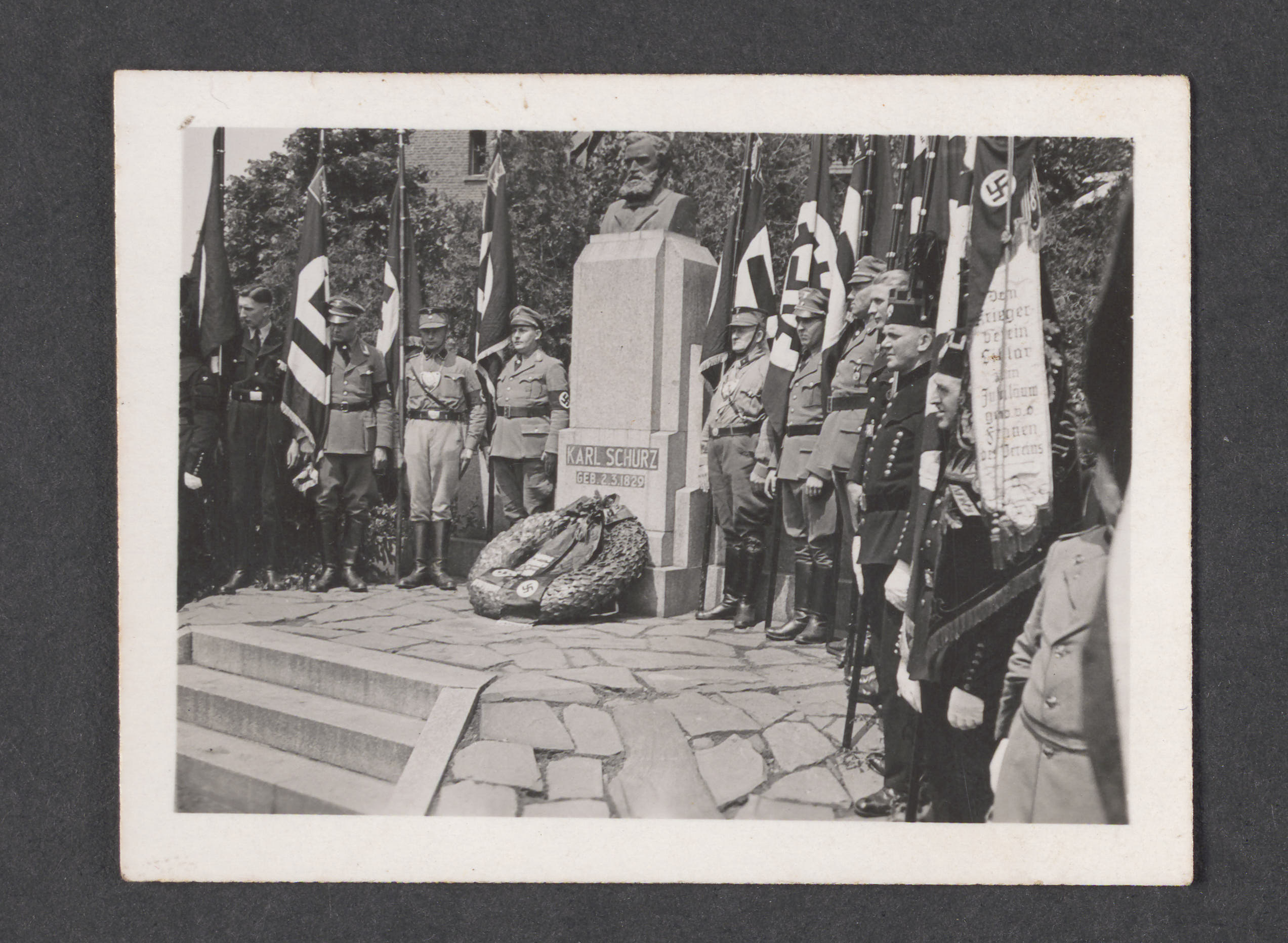 Zehnjahresfeier der Vereinigung Carl Schurz (Berlin) und Anbringung der Carl-Schurz-Plakette an der Vorburg von Schloss Gracht, 23.05.1936